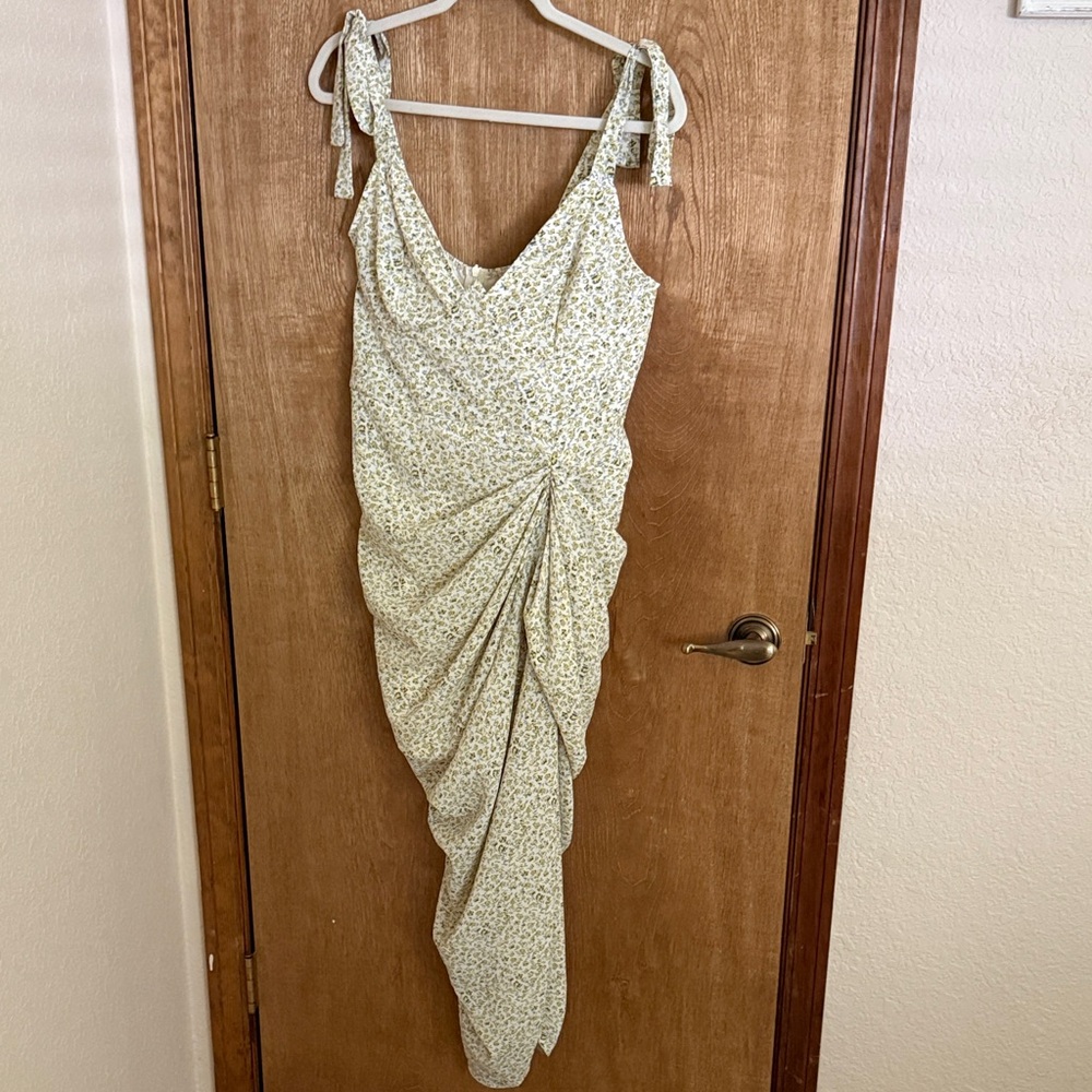 NWT PrettyLittleThing Cream and Green Floral Dress, Size 12